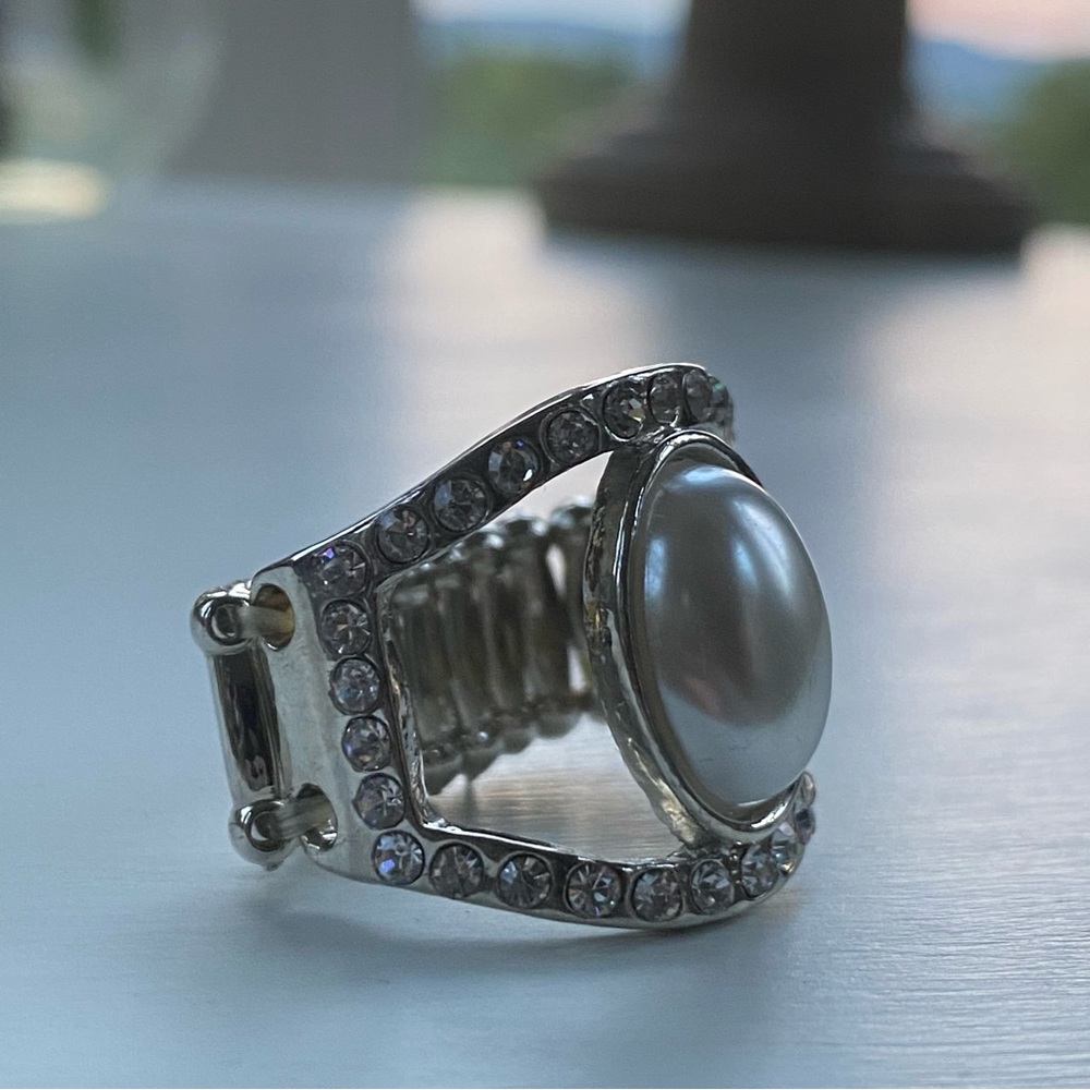 Pearl & Rhinestone Stretch Ring - Picture 8 of 11